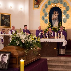 Kardinal Bozanić predvodio misu zadušnicu i sprovodni ispraćaj preminulog vlč. Darka Horvata, župnika u Ivancu Bistranskom